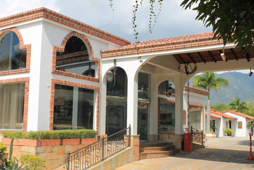 Hotel San Juan Internacional Girón Esterno foto
