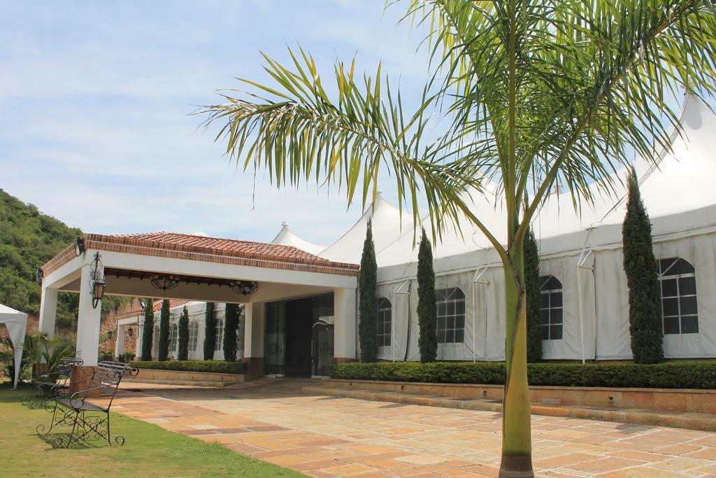 Hotel San Juan Internacional Girón Esterno foto